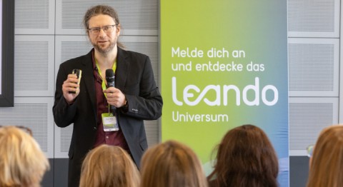 Dr. Oliver Nahm lieferte einen fundierten und ebenso kurzweiligen Überblick über den Status Quo in Sachen KI als Hilfsmittel bei Lehr-/Lernprozessen.