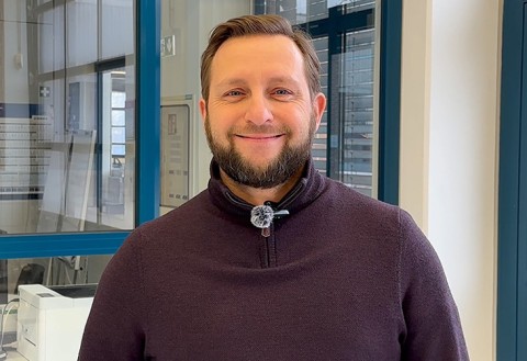 Peter Hesse hat die digitale Station während der Prüfung von der technischen Seite aus betreut.