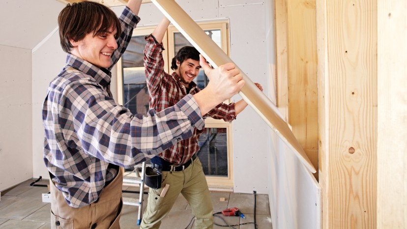 Zimmermänner beim Trockenbau