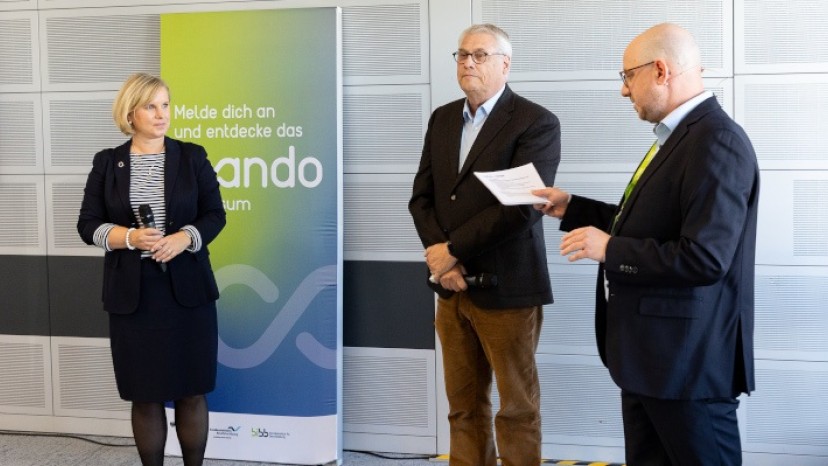 Dr. Catrin Hannken (BMBFSFJ), Prof. Dr. Friedrich Hubert Esser (BIBB) und Torben Padur (BIBB)