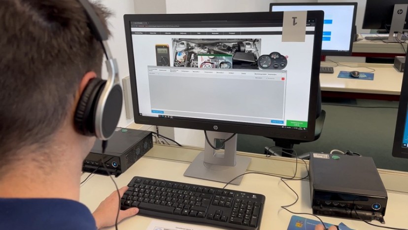 Praktische Kfz-Gesellenprüfung zum ersten Mal mit digitaler Prüfungsstation