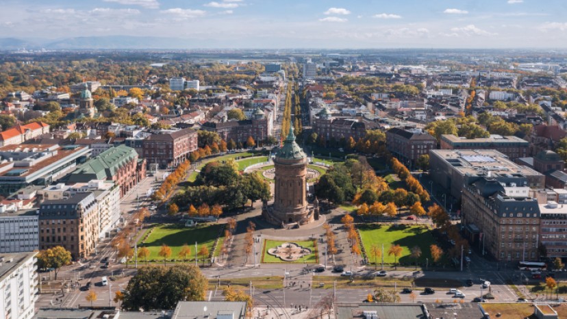 Blick auf Mannheim mit Wasserturm