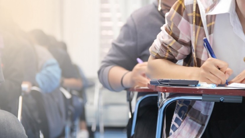 Prüfungen Symbolbild_AimPix_AdobeStock_730x399.jpg