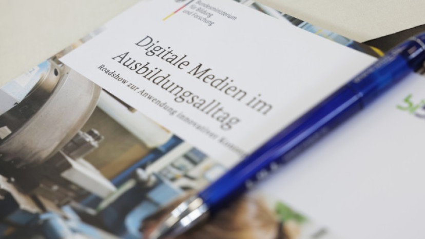 Veranstaltungsmappen_Roadshow Bonn_Joern Wolter.jpg