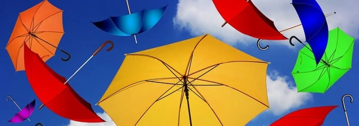 Bunte Regenschirme, die für Diversity und Vielfalt stehen