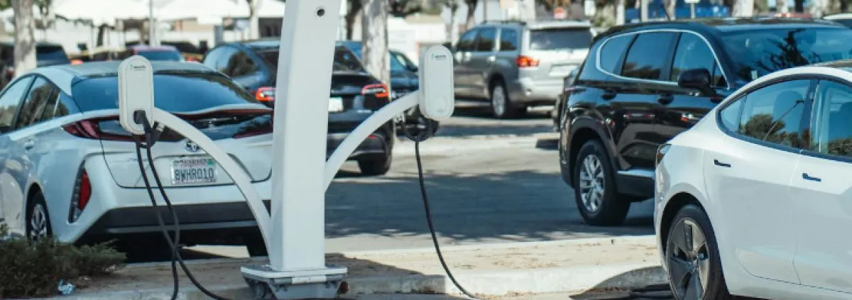 E-Autos an Ladestation