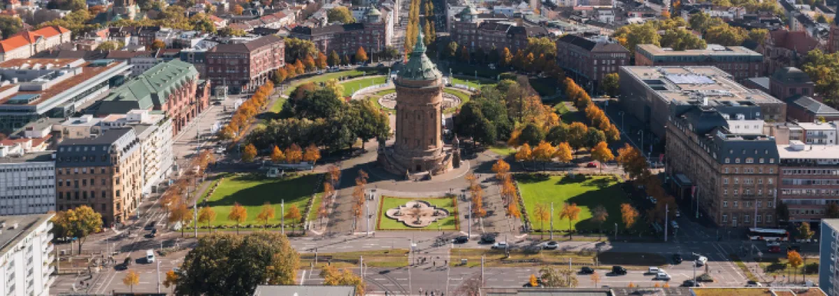 Blick auf Mannheim mit Wasserturm